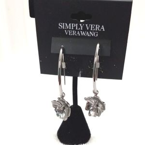 NWT Vera Wang Silver Tone Hoop Earrings With Flowers